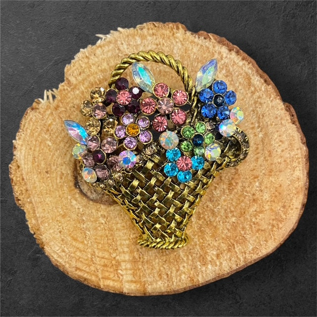 Basket Full of Posies brooch with floral basket design