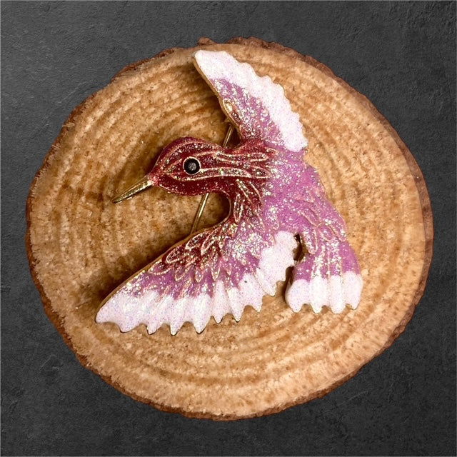 Hummingbird Shimmer brooch with shimmering hummingbird design