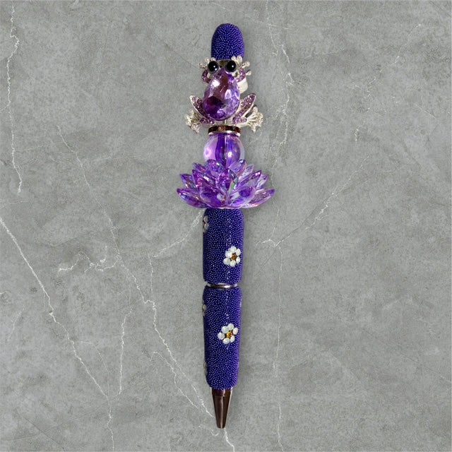 Lily Pad Elegance beaded pen with green floral beads and gold accents