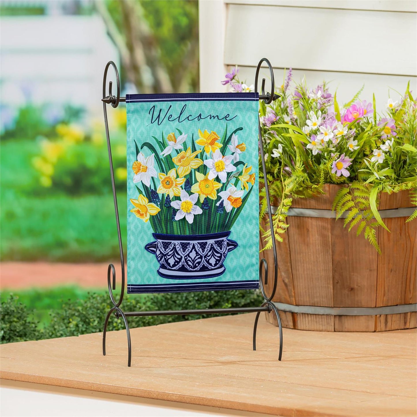 Daffodil Garden Flag
