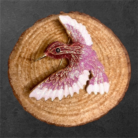 Hummingbird Shimmer brooch with shimmering hummingbird design