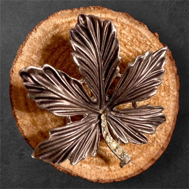 Silver Leaf brooch with detailed silver leaf motif
